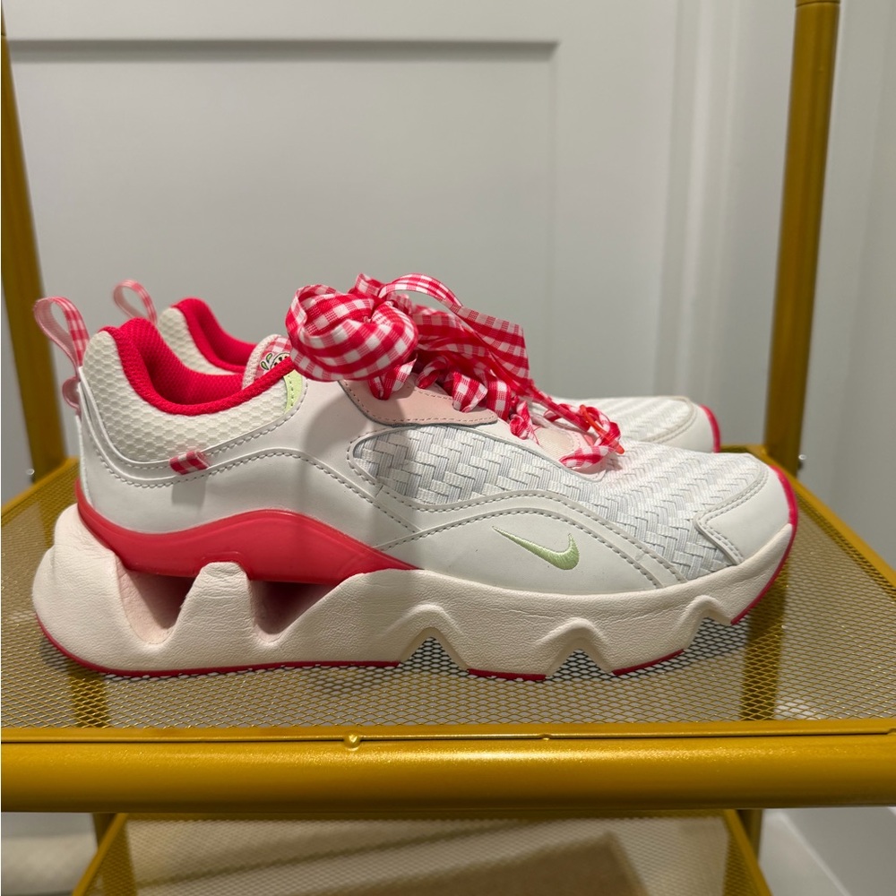Nike RYZ 365 II Sneakers – White & Pink Gingham – Women’s Size 7.5 - Picture 2 of 8